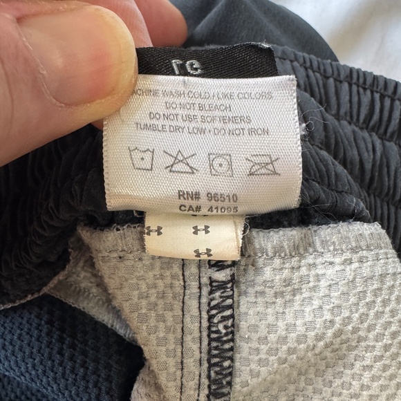 Under Armour Mens Pull On Track Pants Black/Gray Large Active Ankle Vents Casual - Picture 11 of 16